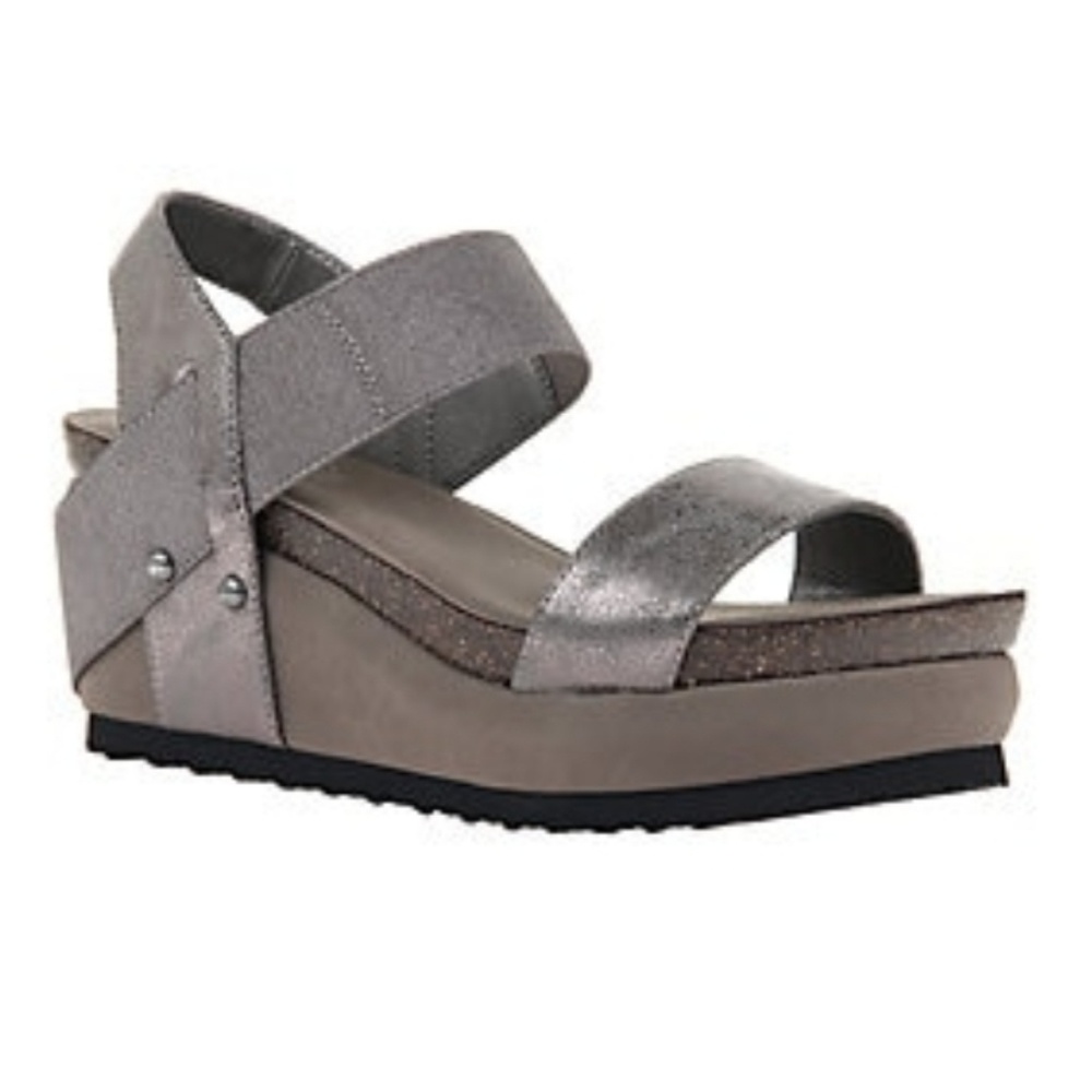 NIB Pewter Hocus Pocus Platform Sandals size 8